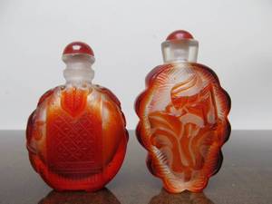 lot 24 image: Lot of 4 Chinese Snuff Bottles