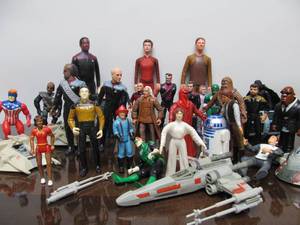 lot 32 image: Large Group of Assorted Star Trek  Star Wars & other Action Figures
