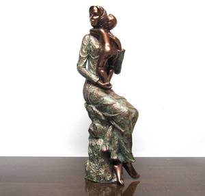 lot 53 image: Signed Vintage Mother & Child Sculpture