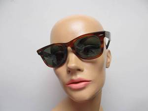 lot 123 image: Authentic Vintage Ray Ban Wayfarer Tortoise Shell Sunglasses