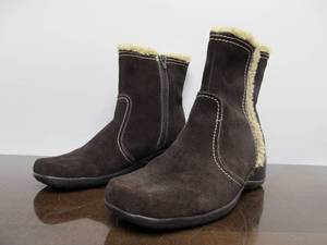 lot 132 image: New or Like-New Ladies Leather Naturalizer Boots - Arnen Size 8.5