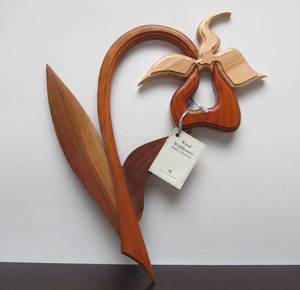 lot 177 image: Hand Made Lady Slipper Wooden Wall Sculpture - Wood Wildflowers Bagley, MN