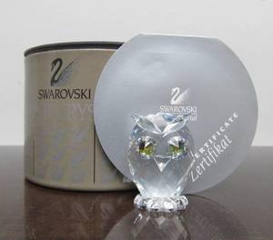 lot 188 image: Swarovski Crystal Owl Figurine wCase