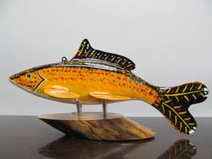 lot 192 image: Very Nice Hand Carved & Painted Folk Art Wooden Fishing Decoy by Danny Root #1