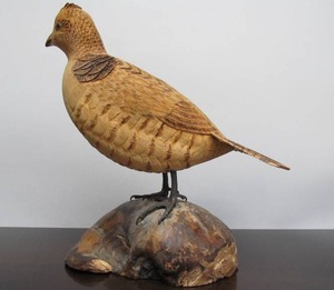 lot 193 image: VERY Well Carved Grouse by Terry Thompson