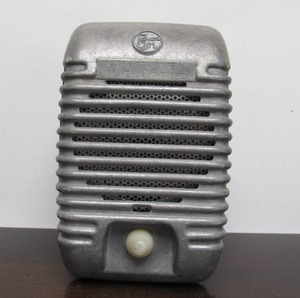 lot 195 image: Very Cool Vintage 1950s era Drive-In Movie Theater Car Speaker 