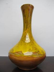 lot 199 image: Great Looking LARGE Mid Century 1960s era Ceramic Vase - 2 Tone Yellows & Browns
