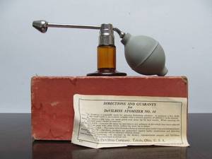 lot 220 image: Antique 1920s era Devilbiss Atomizer  Perfume Bottle in Original Box
