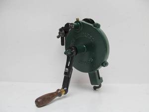 lot 244 image: Excellent Restored Old Vintage Pyko Peerless Junior Bench or Hand Grinder Tool