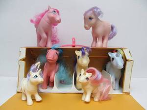 lot 256 image: Original Vintage 80s MY LITTLE PONY & Carrying Case