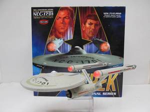 lot 257 image: Pair of STAR TREK Models