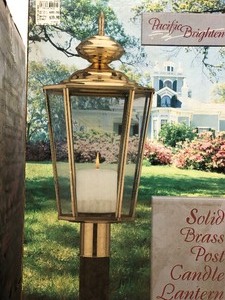lot 290 image: Lot of 4 Brand New Solid Brass Outdoor Lantern Lights