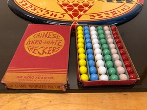 lot 264 image: Vintage Chinese Checkers Game w Packaging