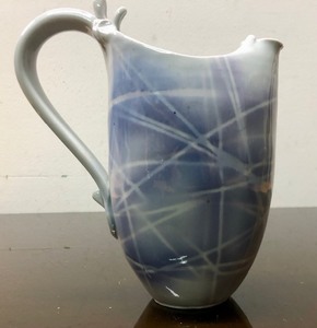 lot 338 image: Lovely Signed Studio Art Pottery Pitcher by Genevieve Loso 
