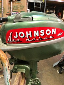 lot 7 image: Amazing Condition Vintage Johnson SEAHORSE Outboard Motor
