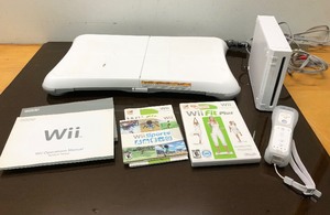 lot 390 image: Excellent Condition NINTENDO Wii Video Game System