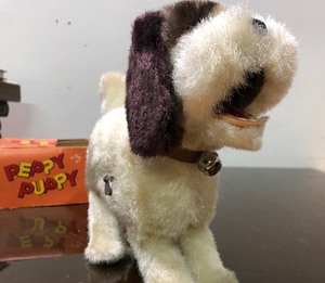 lot 396 image: Excellent Vintage PEPPY PUPPY 1960s Windup Toy 