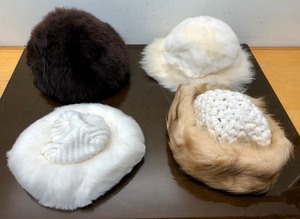 lot 423 image: Lot of 4 Vintage Ladies Genuine Fur Hats