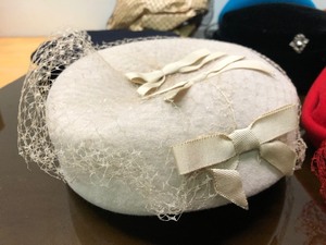lot 424 image: Lot of Vintage Ladies Hats