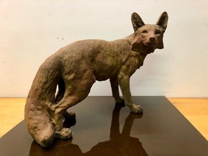 lot 19 image: Large Lifesize IndoorOutdoor Fox Statue
