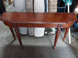 lot 3 image: Console Table 53x15x30