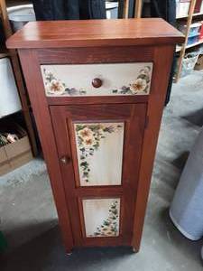 lot 4 image: Hand Painted Pine CupboardCabinet 19x11x49