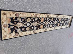 lot 7 image: Wool Safavieh Runner Rug (Matches Lot 6) 27x12