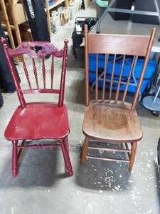 lot 22 image: 2-Vintage Wood Chairs