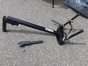 lot 35 image: Thule 2-Bike Receiver Hitch Carrier