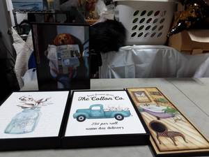 lot 57 image: 4-Pieces Of Bathroom Wall Decor