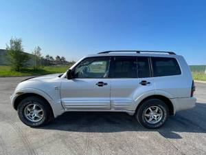 2002 Mitsubishi Montero XLS - 4X4