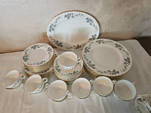 lot 40 image: Minton Bone China Greenwich Pattern