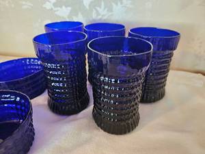 lot 41 image: Vintage Cobalt Blue Glassware (Glasses & Bowls)