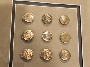 lot 48 image: Ducks Unlimited Button Showbox
