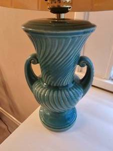 lot 109 image: Vintage McCOPoy Pottery Table Lamp