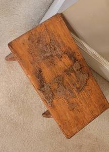 lot 123 image: Antique Oak Farmhouse Step Stool