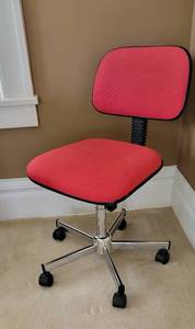 lot 124 image: Pop of Red Office Chair