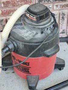 lot 140 image: Shop-Vac 1.25HP WetDry Vacuum - 86732-46