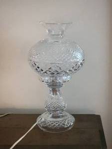 lot 66 image: Sparkling Vintage Waterford Fine Crystal Table Lamp
