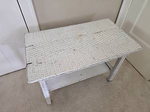 lot 13 image: Handsome Wicker Potters Table