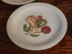 lot 147 image: Amazing Botanical Plate Set by Tirschenreuth
