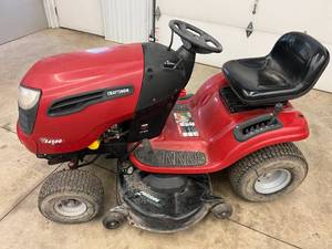 lot 10 image: CRAFTSMAN YS4500 LAWN TRACTOR