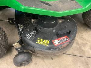 lot 14 image: JOHN DEERE STX38 LAWN MOWER