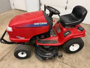 lot 12 image: CRAFTSMAN DYT4000 LAWN MOWER