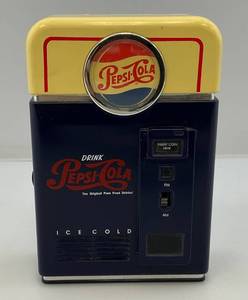 lot 1 image: Vintage PEPSI Cola Transistor Radio (WORKS)