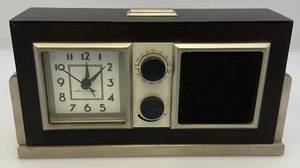 lot 20 image: Vintage Seth Thomas, Baxter Retro Clock Radio AMFM  (Works)