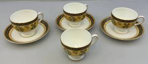 lot 40 image: Vintage Wedgwood India Pattern Bone China Cup & Saucers