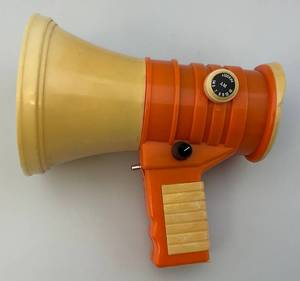 lot 103 image: Vintage Transistor Radio Megaphone (WORKS)