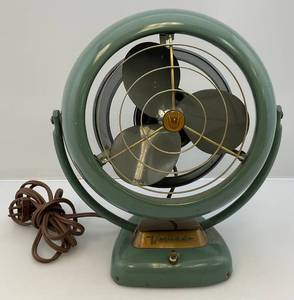 lot 126 image: Vintage Vornado Fan  (WORKS) 12W x 13T