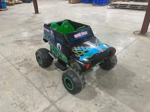 Grave Digger PowerWheels 12 volt 2 speed with Reverse